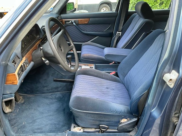Mercedes w126 380se oldtimer - afbeelding 8 van  27