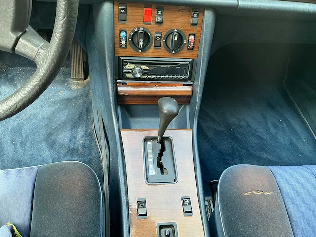 Mercedes w126 380se oldtimer - afbeelding 15 van  27