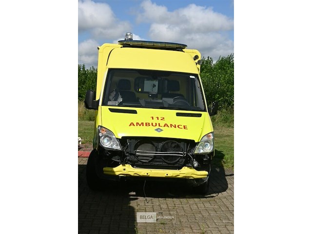 Mercedes ziekenwagen - afbeelding 5 van  21