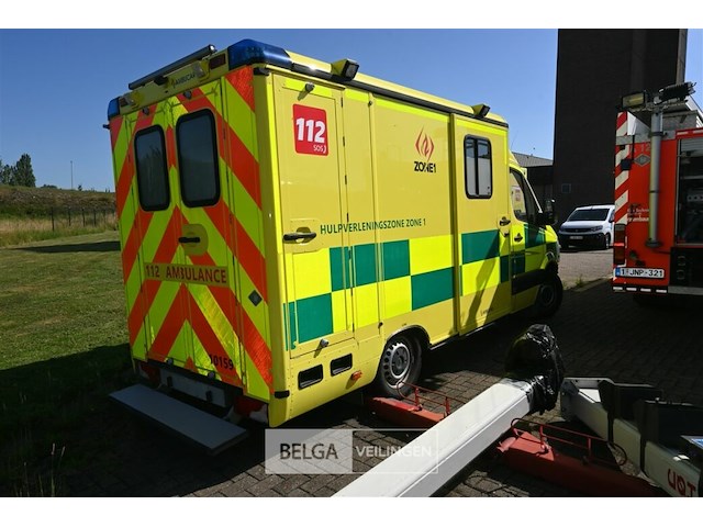 Mercedes ziekenwagen - afbeelding 7 van  21