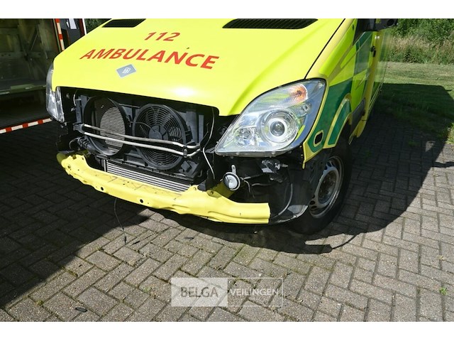 Mercedes ziekenwagen - afbeelding 11 van  21