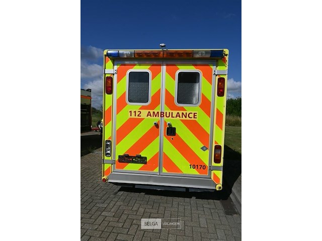 Mercedes ziekenwagen - afbeelding 3 van  17