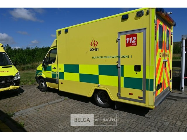Mercedes ziekenwagen - afbeelding 5 van  17