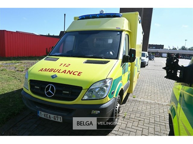 Mercedes ziekenwagen - afbeelding 6 van  17
