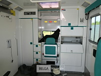 Mercedes ziekenwagen - afbeelding 9 van  17