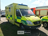 Mercedes ziekenwagen - afbeelding 1 van  17