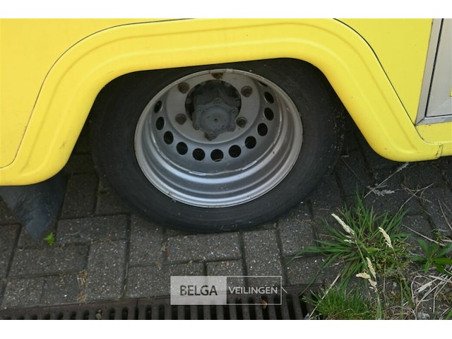 Mercedes ziekenwagen - afbeelding 14 van  17