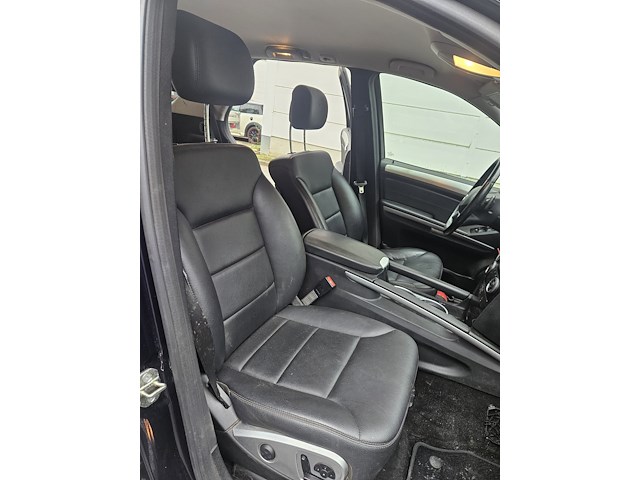 Mercedesml300 cdi - afbeelding 13 van  18