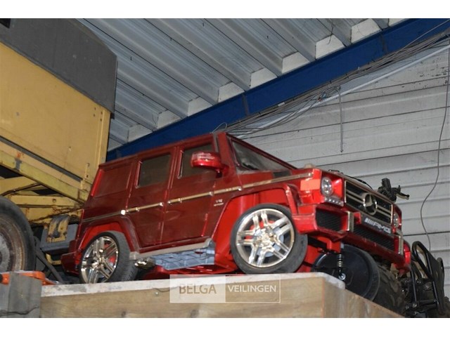 Mercedus speelgoedauto - afbeelding 1 van  5