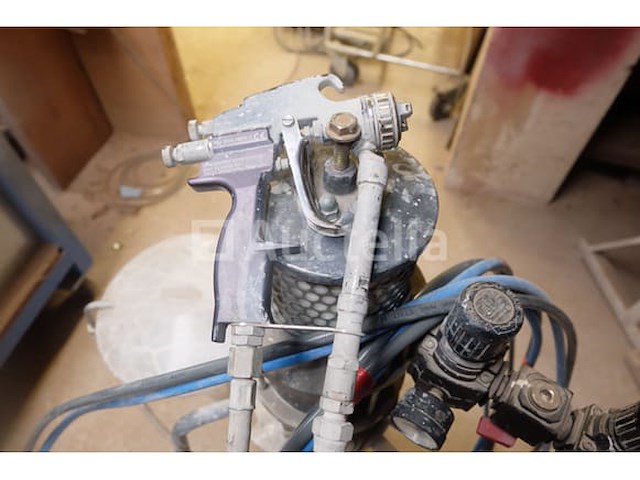 Merk en model van airless verfspuit zijn onleesbaar - afbeelding 4 van  10