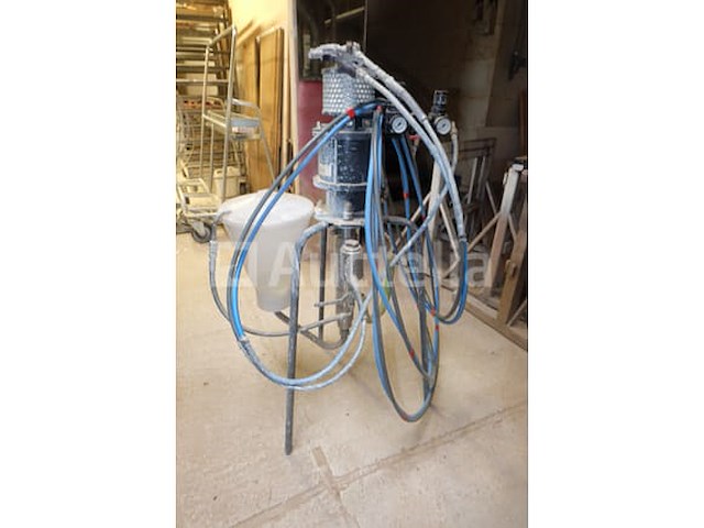 Merk en model van airless verfspuit zijn onleesbaar - afbeelding 5 van  10