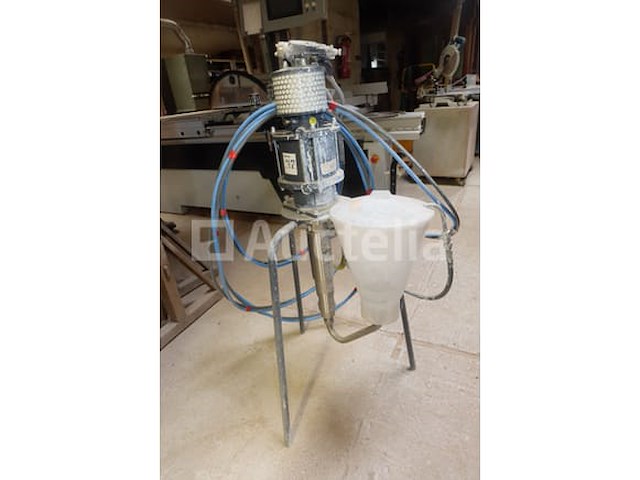 Merk en model van airless verfspuit zijn onleesbaar - afbeelding 6 van  10