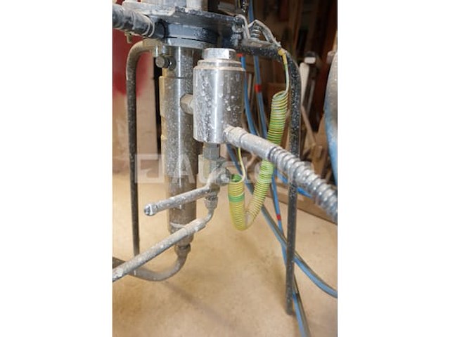 Merk en model van airless verfspuit zijn onleesbaar - afbeelding 7 van  10