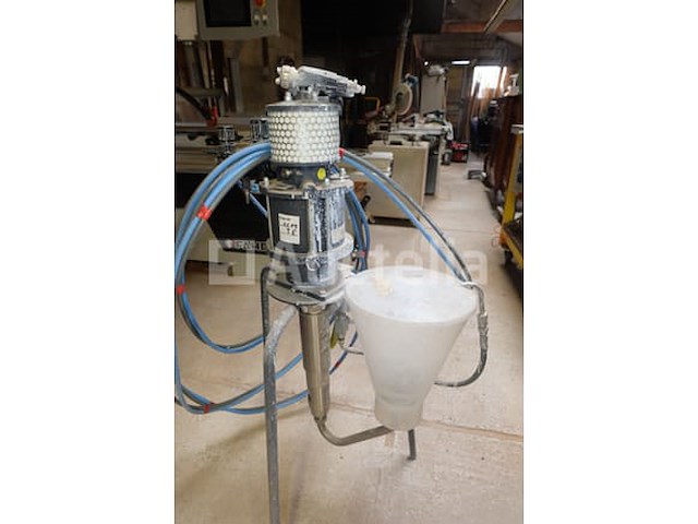 Merk en model van airless verfspuit zijn onleesbaar - afbeelding 8 van  10