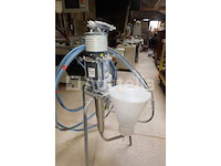 Merk en model van airless verfspuit zijn onleesbaar - afbeelding 8 van  10