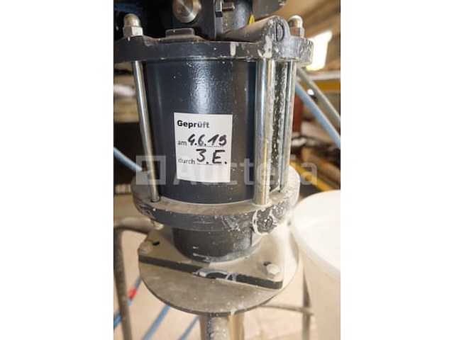 Merk en model van airless verfspuit zijn onleesbaar - afbeelding 9 van  10