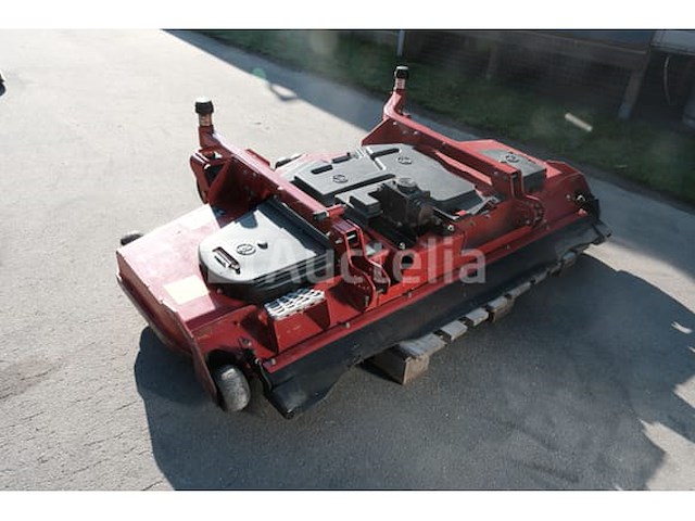 Merk en model van het grasmaaidek zijn onleesbaar - afbeelding 2 van  9