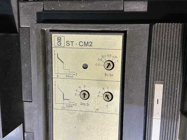 Merlin gerin compact cm2500 vermogensautomaat - afbeelding 6 van  8