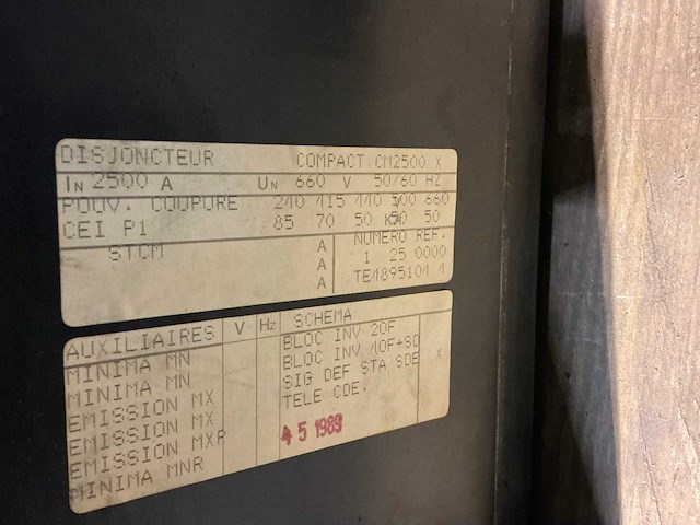 Merlin gerin compact cm2500 vermogensautomaat - afbeelding 7 van  8