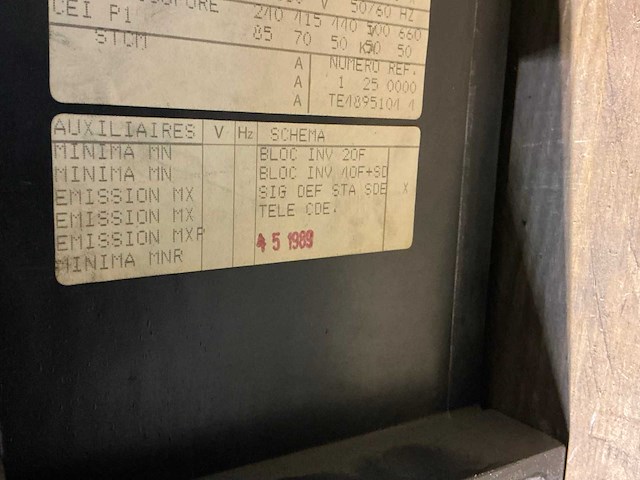 Merlin gerin compact cm2500 vermogensautomaat - afbeelding 8 van  8