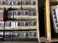 Merlin gerin compact vermogensschakelaar (16x) - afbeelding 1 van  4