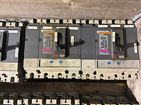 Merlin gerin compact vermogensschakelaar (16x) - afbeelding 4 van  4