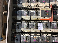 Merlin gerin compact vermogensschakelaar (16x) - afbeelding 1 van  4