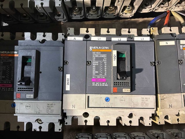 Merlin gerin compact vermogensschakelaar (16x) - afbeelding 3 van  4