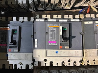 Merlin gerin compact vermogensschakelaar (16x) - afbeelding 3 van  4