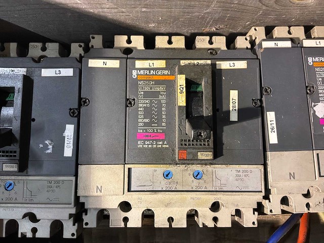 Merlin gerin compact vermogensschakelaar (16x) - afbeelding 4 van  4