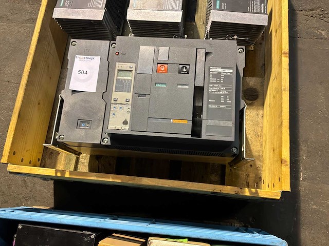 Merlin gerin masterpact nw25 h1 vermogensschakelaar - afbeelding 1 van  5