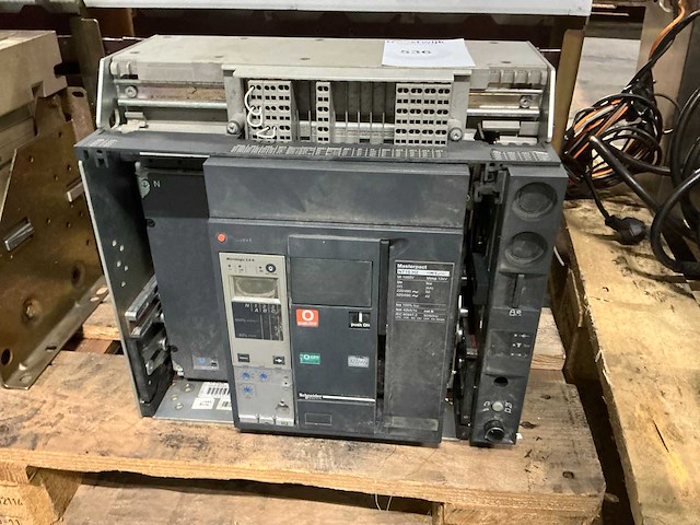 Merlin gerin nt10h2 stroomonderbreker - afbeelding 1 van  4