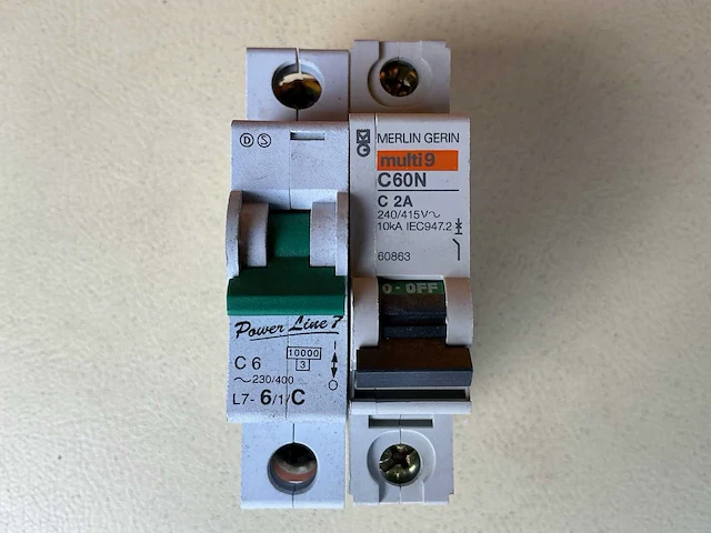 Merlin gerin + power line c60n overig elektra toebehoren-stroomonderbreker (15x) - afbeelding 1 van  1