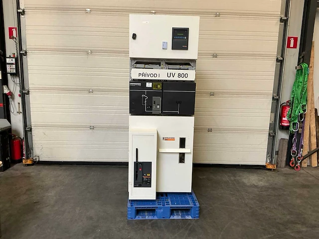 Merlin gerin sm6 spanningsschakelinstallatie - afbeelding 1 van  9