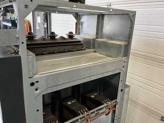 Merlin gerin sm6 spanningsschakelinstallatie - afbeelding 2 van  14