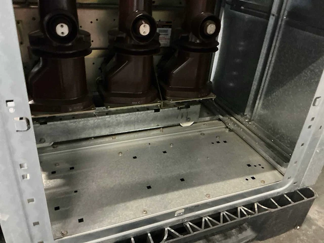 Merlin gerin sm6 spanningsschakelinstallatie - afbeelding 3 van  14