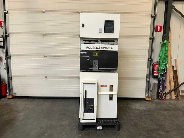 Merlin gerin sm6 spanningsschakelinstallatie - afbeelding 1 van  14