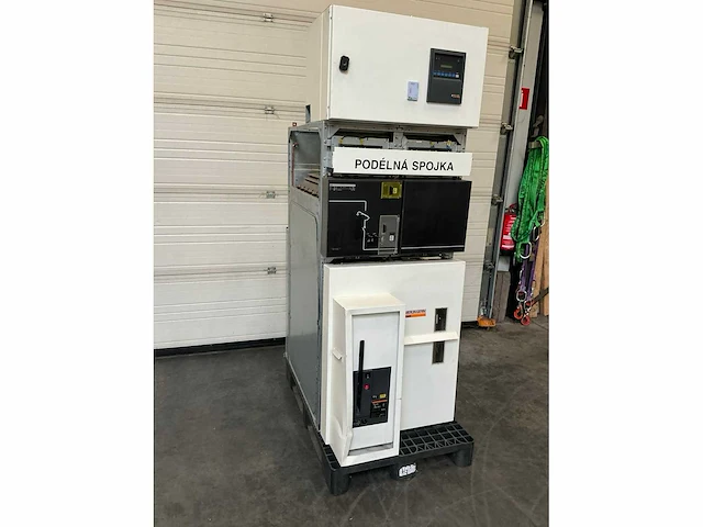 Merlin gerin sm6 spanningsschakelinstallatie - afbeelding 8 van  14