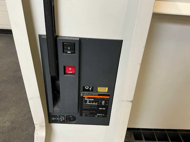 Merlin gerin sm6 spanningsschakelinstallatie - afbeelding 10 van  14