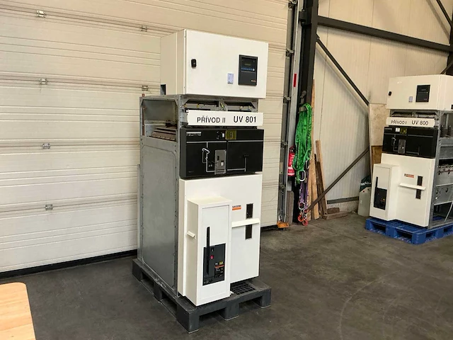 Merlin gerin sm6 spanningsschakelinstallatie - afbeelding 8 van  14