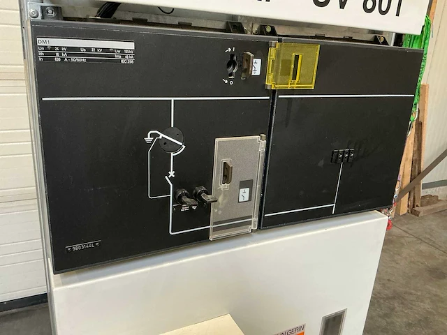 Merlin gerin sm6 spanningsschakelinstallatie - afbeelding 11 van  14