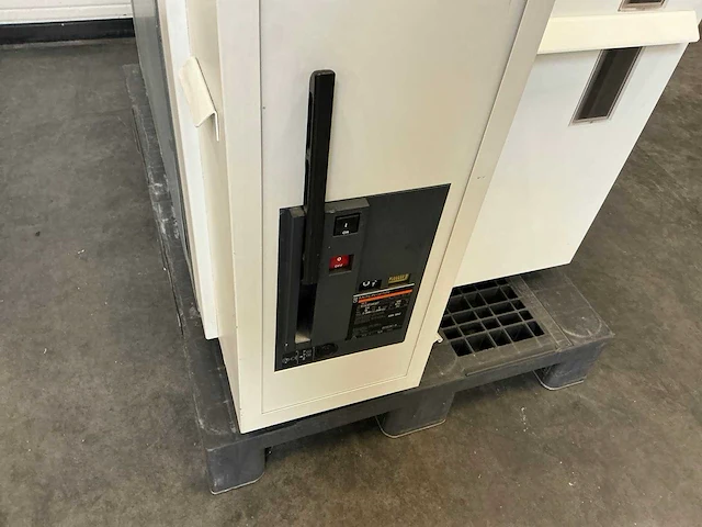 Merlin gerin sm6 spanningsschakelinstallatie - afbeelding 12 van  14