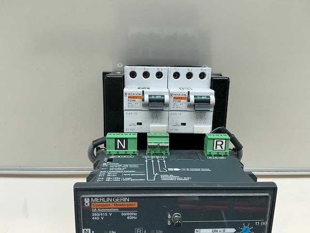 Merlin gerin ua automatism controller - afbeelding 2 van  3