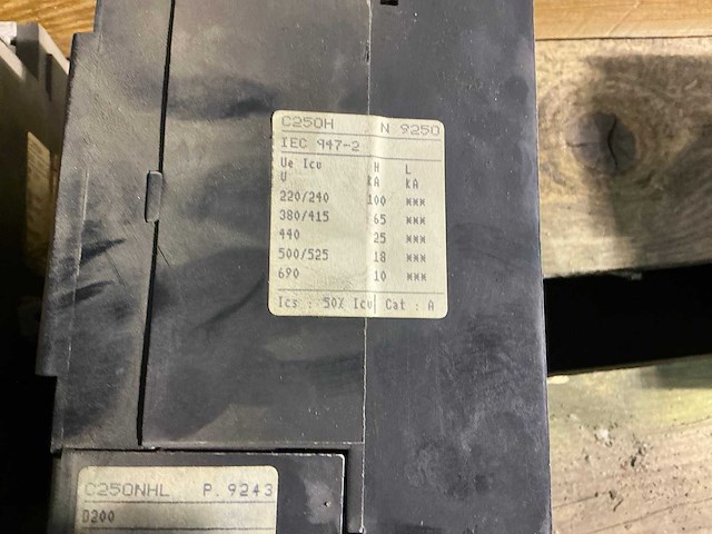 Merlin gerin vermogensautomaat (14x) - afbeelding 10 van  10