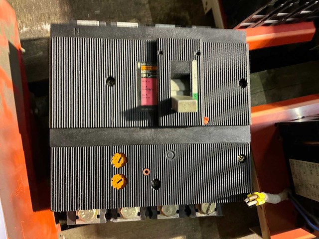 Merlin gerin vermogensautomaat (14x) - afbeelding 8 van  10