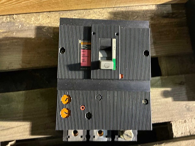 Merlin gerin vermogensautomaat (14x) - afbeelding 9 van  10