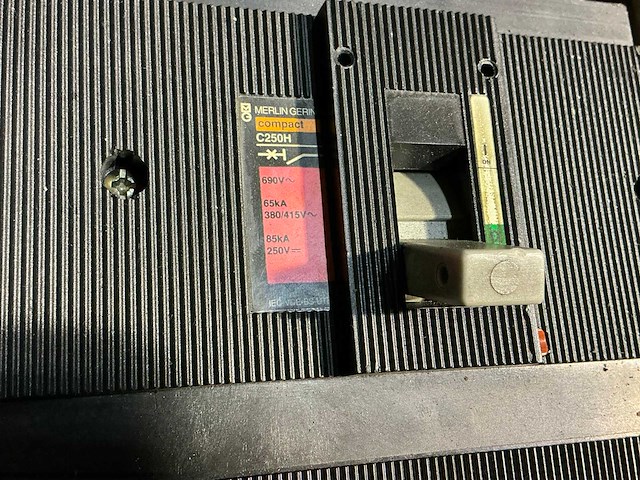 Merlin gerin vermogensautomaat (23x) - afbeelding 6 van  9