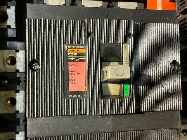 Merlin gerin vermogensautomaat (23x) - afbeelding 9 van  9