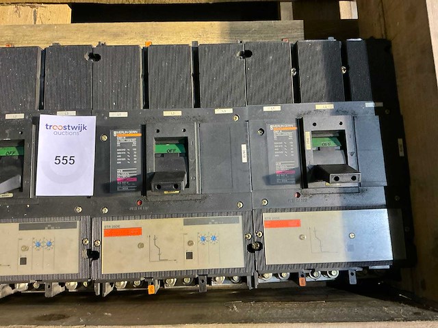 Merlin gerin vermogensautomaat (7x) - afbeelding 2 van  5