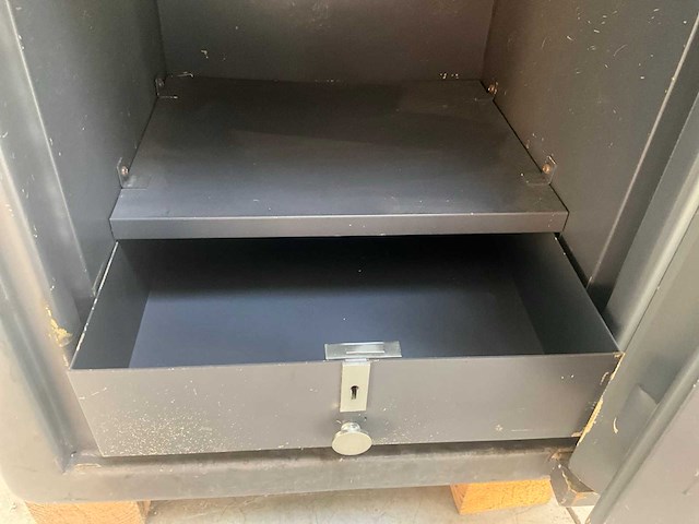 Merlin kluis - afbeelding 8 van  8